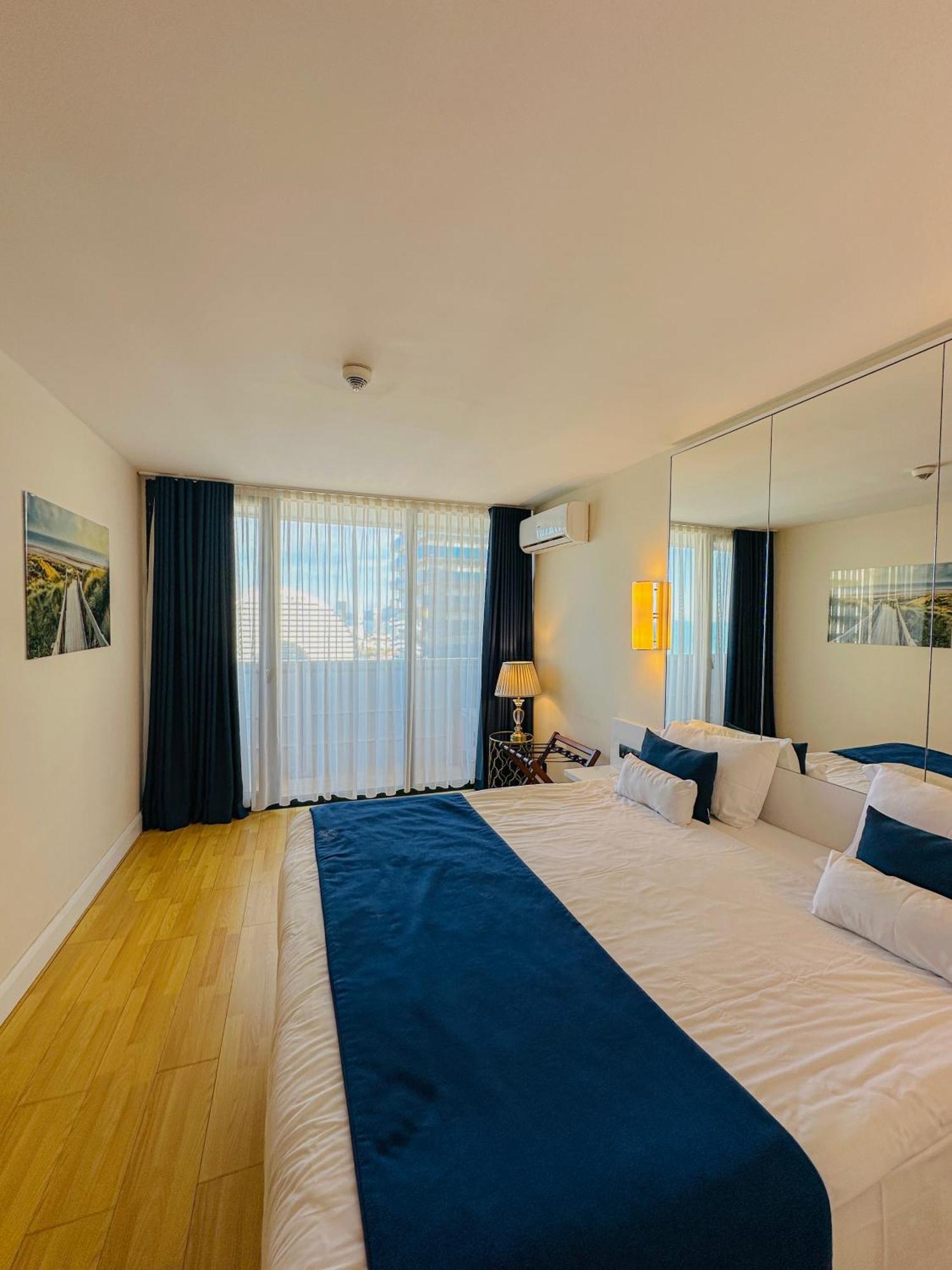 Seaside Vip Hotel Batumi Exteriör bild