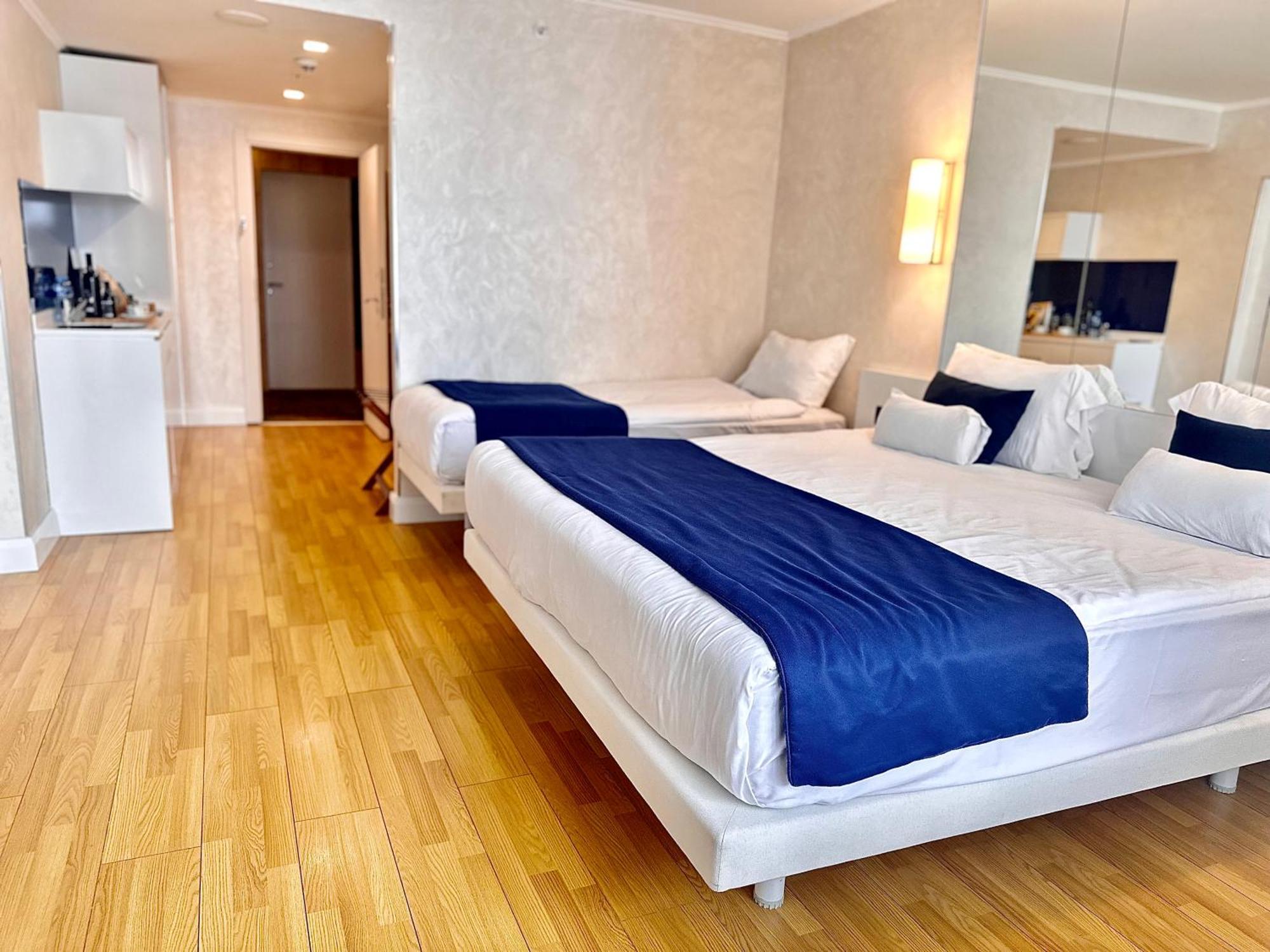 Seaside Vip Hotel Batumi Exteriör bild