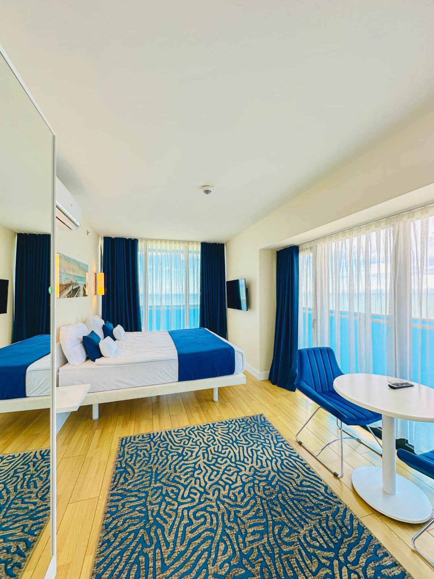 Seaside Vip Hotel Batumi Exteriör bild