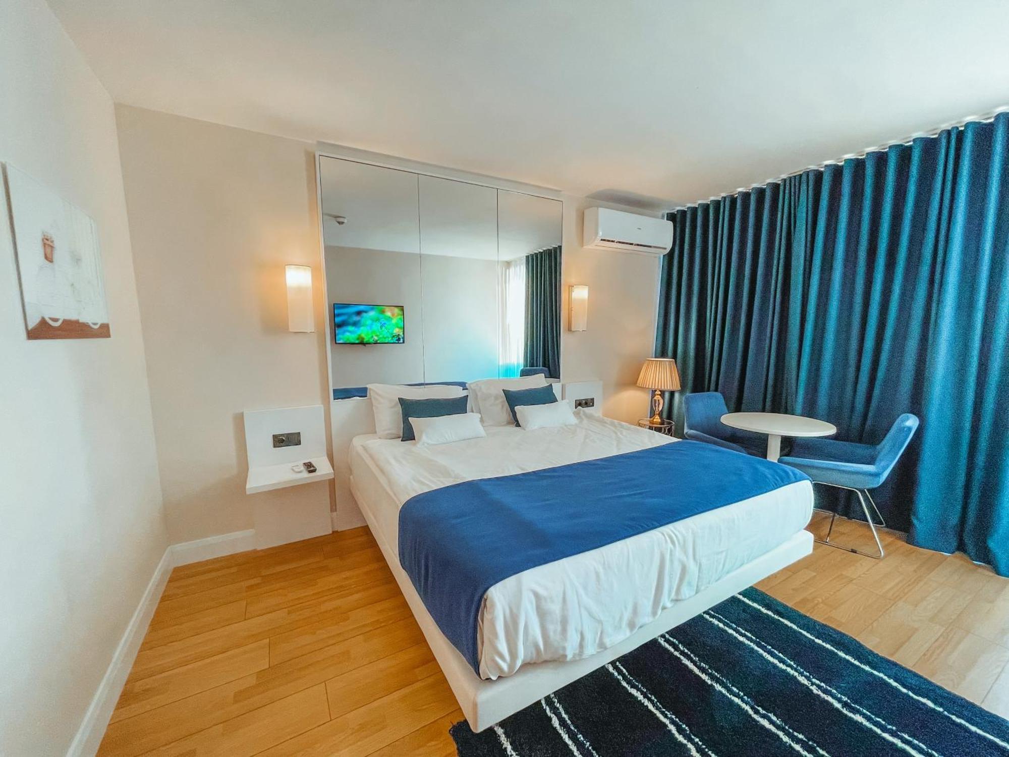 Seaside Vip Hotel Batumi Exteriör bild